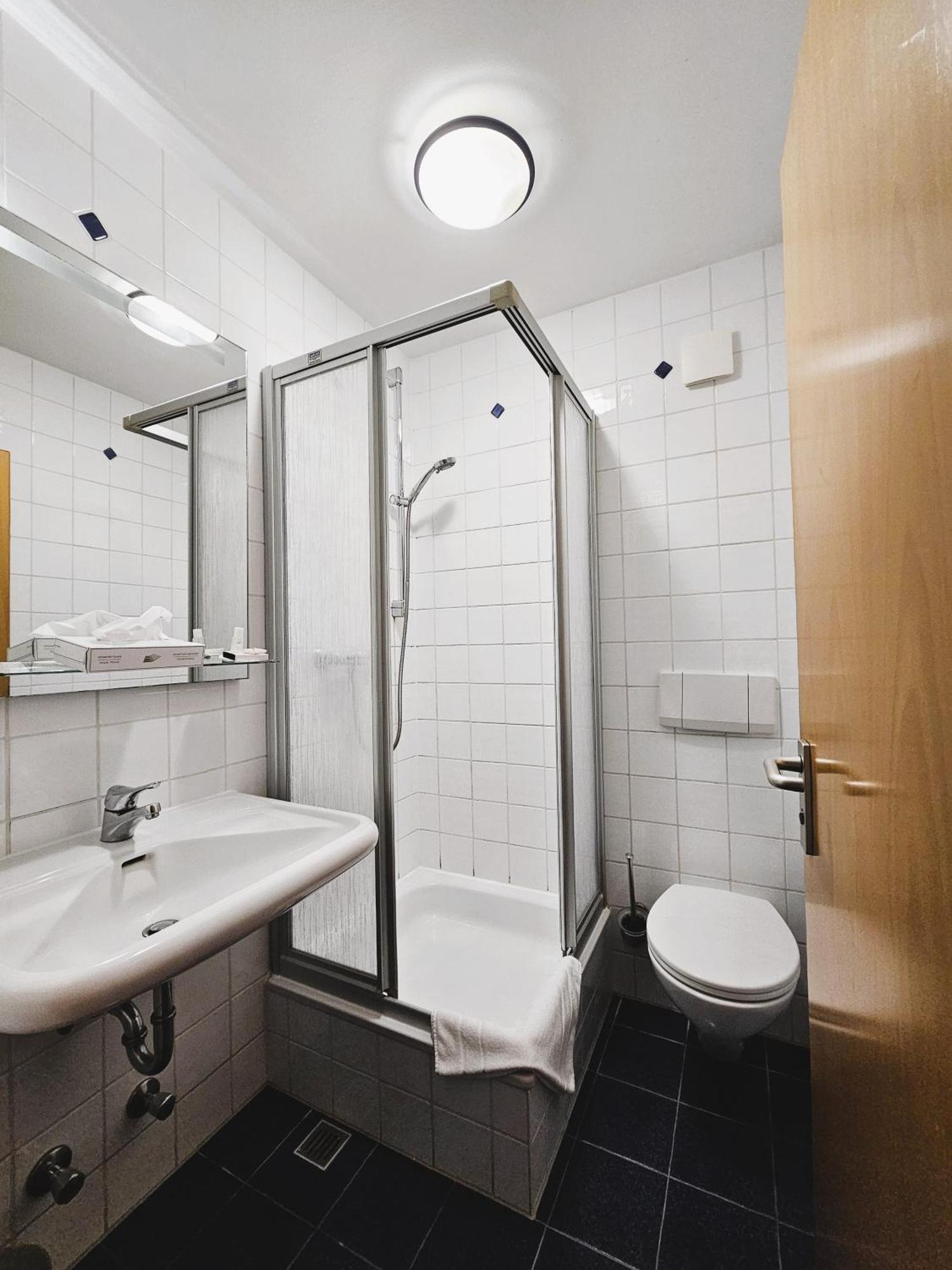 Novitel Pension Pliening - Muenchen Messe מראה חיצוני תמונה