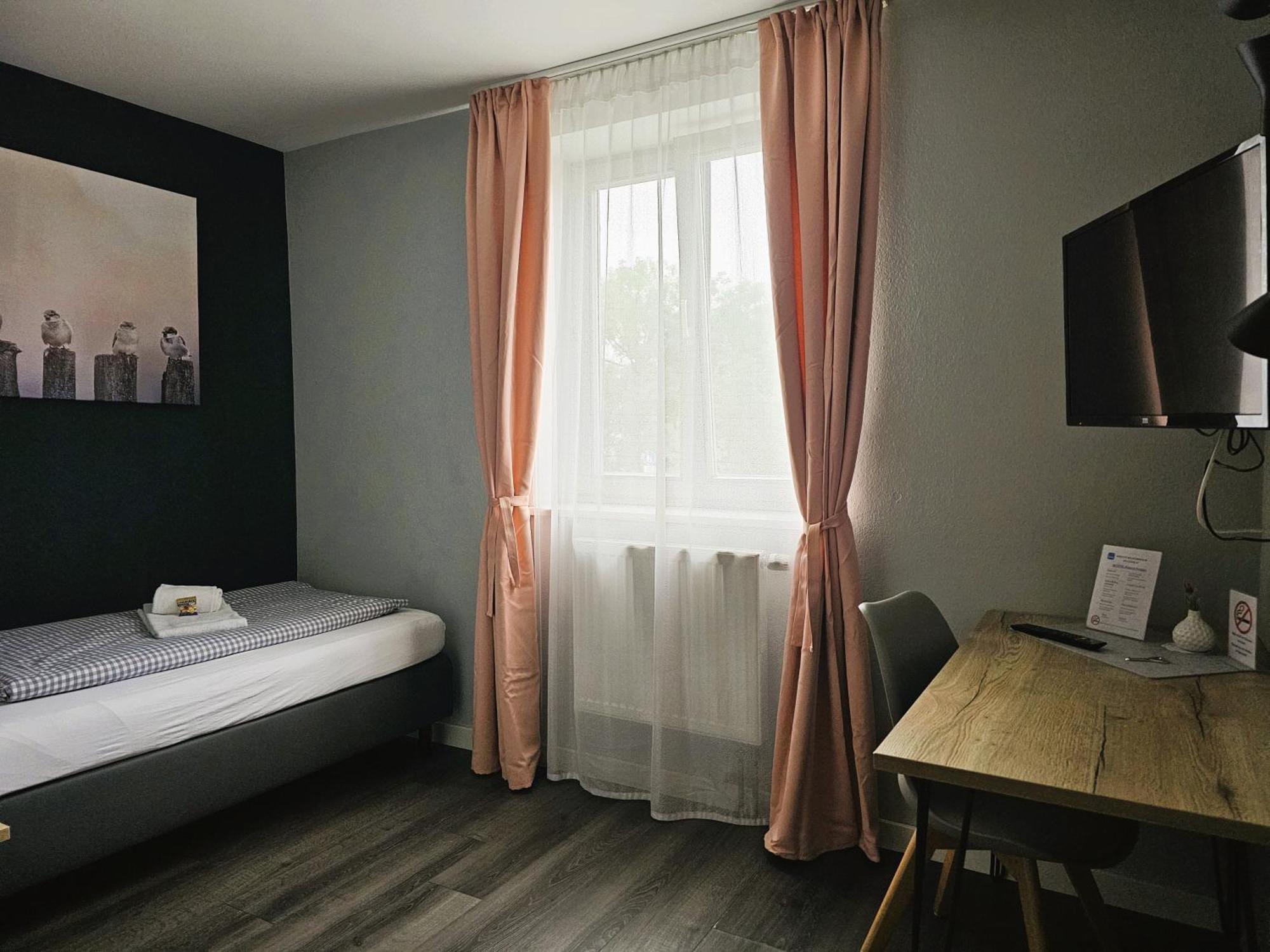 Novitel Pension Pliening - Muenchen Messe מראה חיצוני תמונה